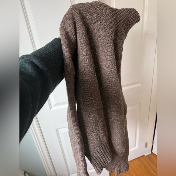 Babaa No. 17 Jumper - Oak - oversized 100% wool turtleneck sweater - Picture 7 of 9